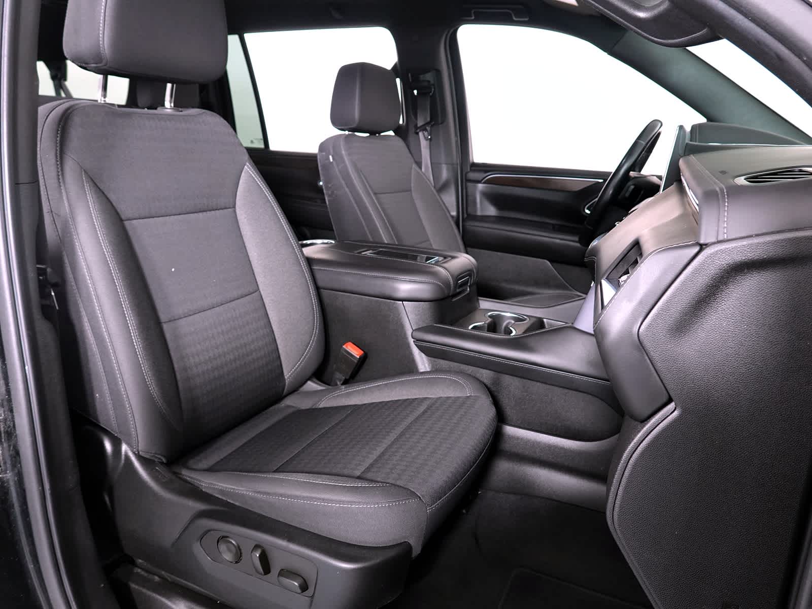 2022 GMC Yukon XL SLE