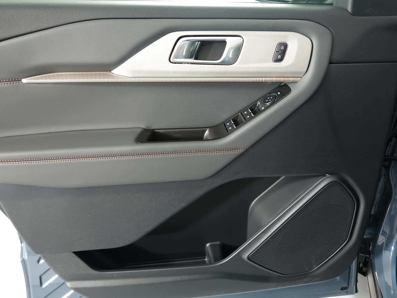 2026 Ford Explorer Active w/100A Pkg