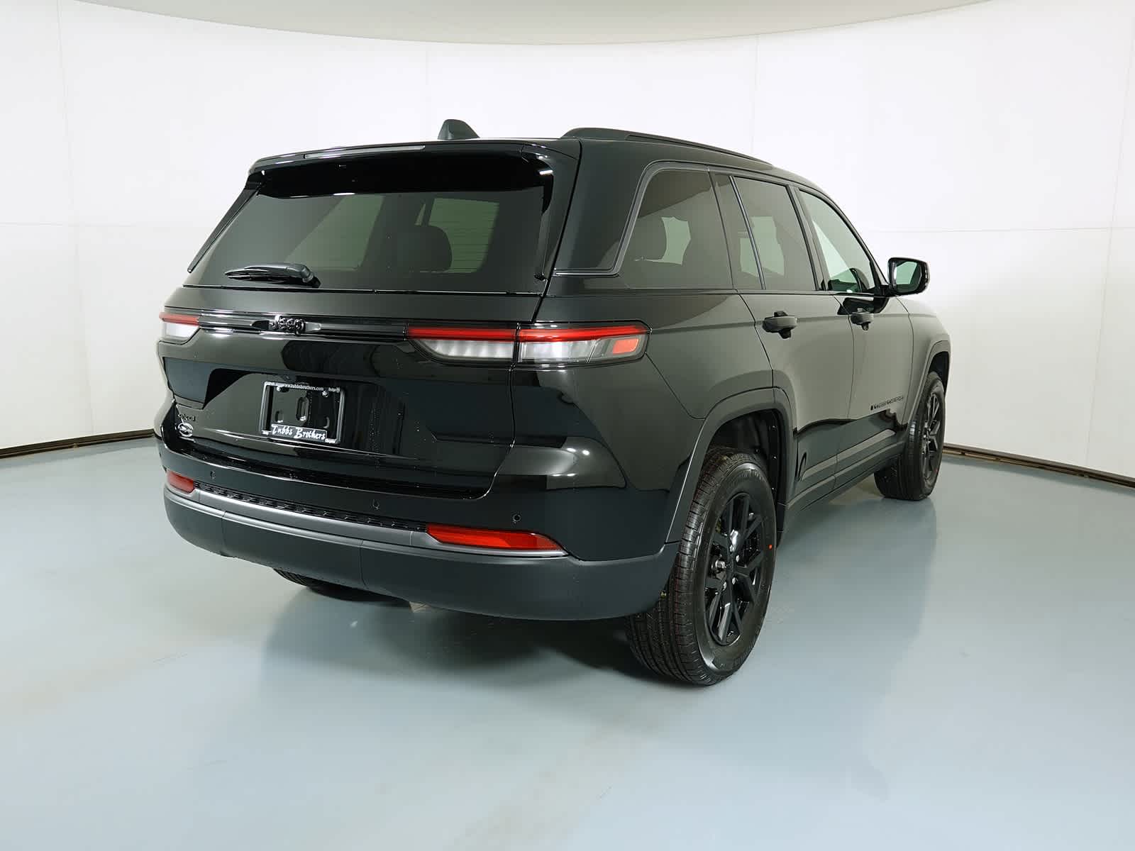 2026 Jeep Grand Cherokee GRAND CHEROKEE LAREDO ALTITUDE 4X4