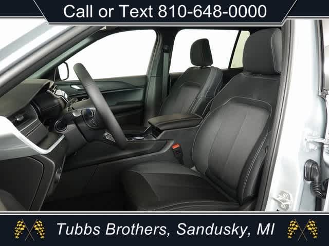 2025 Jeep Grand Cherokee GRAND CHEROKEE L LAREDO X 4X4