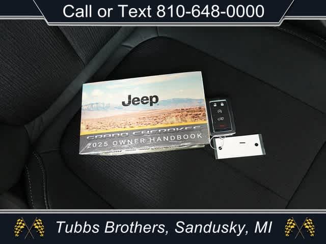 2025 Jeep Grand Cherokee GRAND CHEROKEE L LAREDO X 4X4