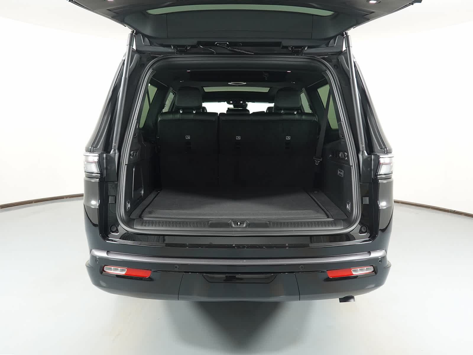 2026 Jeep Grand Wagoneer GRAND WAGONEER L LIMITED RESERVE 4X4