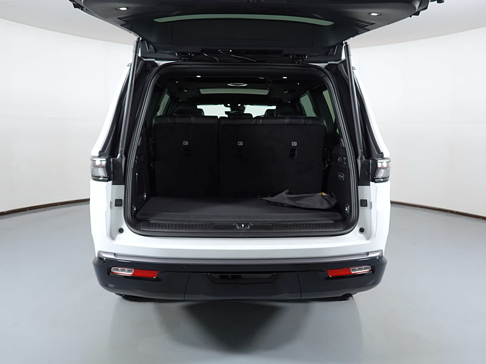 2026 Jeep Grand Wagoneer GRAND WAGONEER LIMITED ALTITUDE 4X4