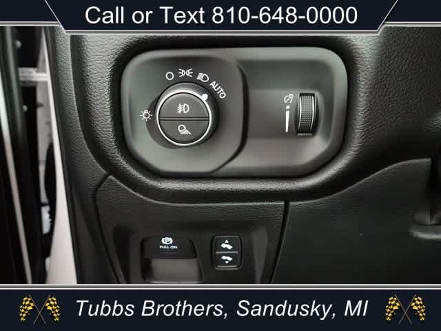 2025 RAM Ram 1500 RAM 1500 BIG HORN CREW CAB 4X4 5'7' BOX