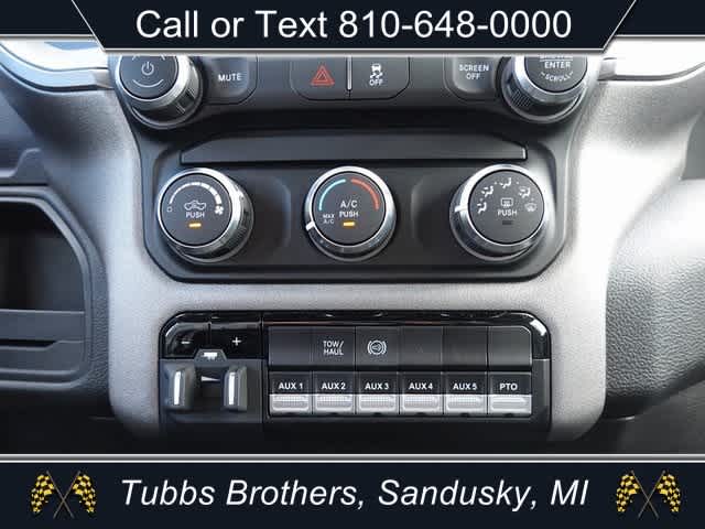 2024 RAM Ram 3500 Chassis Cab RAM 3500 TRADESMAN CHASSIS REGULAR CAB 4X4 60' CA